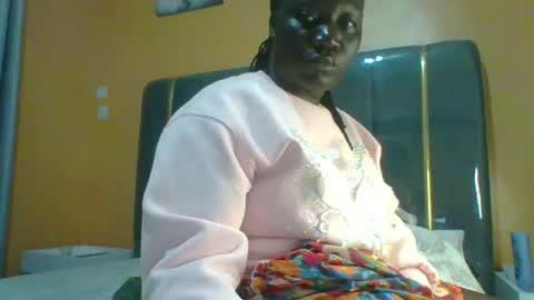 Snapshot of ladyblossoms19 chatting on June 2026 07:42:01 PM lindah32 online show from June 2026 07:42:01 PM