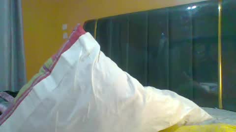 Snapshot of ladyblossoms19 chatting on July 2026 12:35:02 AM lindah32 online show from July 2026 12:35:02 AM