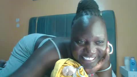 Snapshot of ladyblossoms19 chatting on July 2026 08:58:01 PM lindah32 online show from July 2026 08:58:01 PM