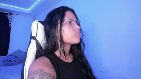 Snapshot of ladybrown_16 chatting on January 2025 05:50:02 AM Lady online show from January 2025 05:50:02 AM