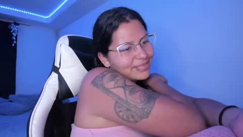 Snapshot of ladybrown_16 chatting on January 2025 07:49:01 AM Lady online show from January 2025 07:49:01 AM