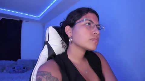 Snapshot of ladybrown_16 chatting on January 2025 03:11:02 AM Lady online show from January 2025 03:11:02 AM