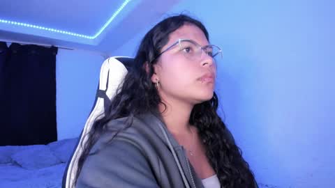 Snapshot of ladybrown_16 chatting on February 2025 03:21:02 AM Lady online show from February 2025 03:21:02 AM