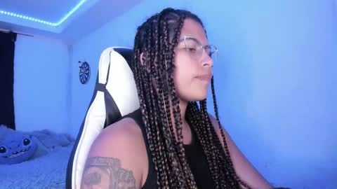 Snapshot of ladybrown_16 chatting on February 2025 03:06:01 AM Lady online show from February 2025 03:06:01 AM