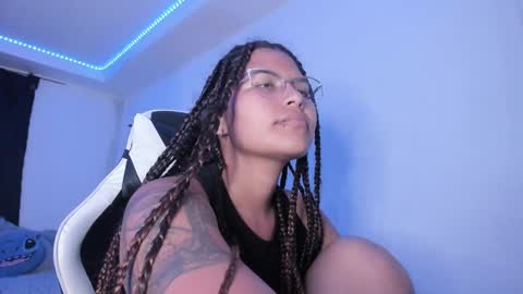 Snapshot of ladybrown_16 chatting on February 2025 06:08:01 AM Lady online show from February 2025 06:08:01 AM