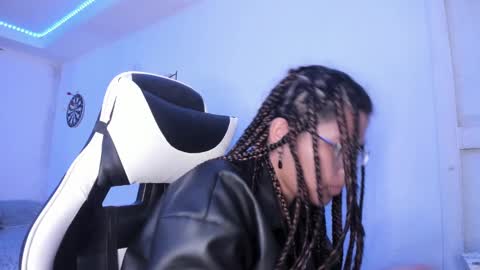 Snapshot of ladybrown_16 chatting on February 2025 03:01:01 AM Lady online show from February 2025 03:01:01 AM