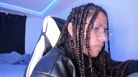 Snapshot of ladybrown_16 chatting on February 2025 06:03:01 AM Lady online show from February 2025 06:03:01 AM