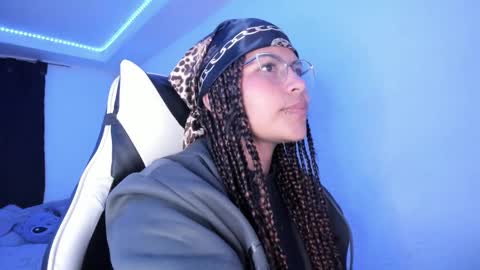 Snapshot of ladybrown_16 chatting on February 2025 03:07:02 AM Lady online show from February 2025 03:07:02 AM