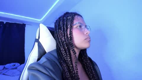 Snapshot of ladybrown_16 chatting on February 2025 06:09:02 AM Lady online show from February 2025 06:09:02 AM