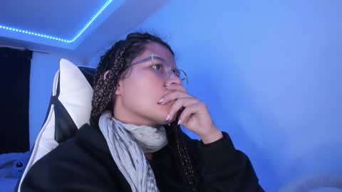 Snapshot of ladybrown_16 chatting on February 2025 03:28:01 AM Lady online show from February 2025 03:28:01 AM