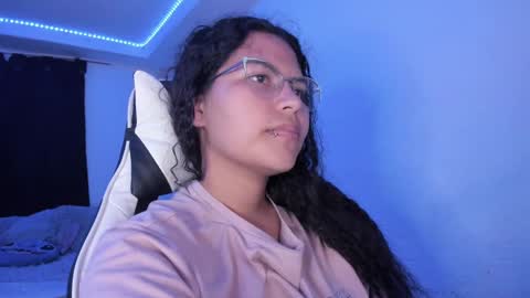 Snapshot of ladybrown_16 chatting on February 2025 03:56:02 AM Lady online show from February 2025 03:56:02 AM