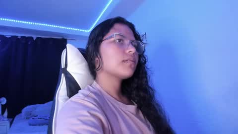 Snapshot of ladybrown_16 chatting on February 2025 07:12:02 AM Lady online show from February 2025 07:12:02 AM