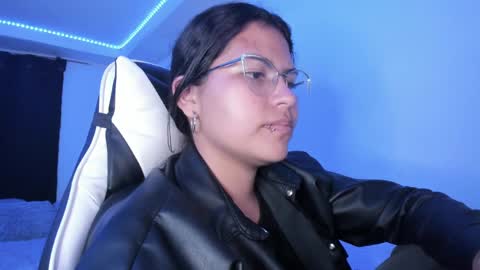 Snapshot of ladybrown_16 chatting on February 2025 03:25:01 AM Lady online show from February 2025 03:25:01 AM