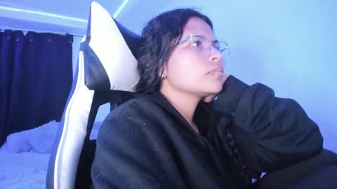 Snapshot of ladybrown_16 chatting on March 2025 06:47:02 AM Lady online show from March 2025 06:47:02 AM