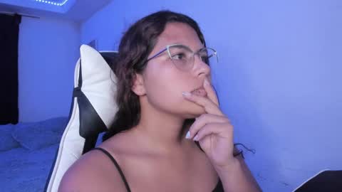 Snapshot of ladybrown_16 chatting on September 2025 02:33:01 AM Lady online show from September 2025 02:33:01 AM