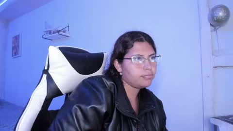 Snapshot of ladybrown_16 chatting on September 2025 02:33:01 AM Lady online show from September 2025 02:33:01 AM