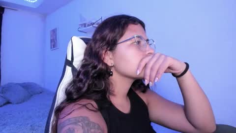 Snapshot of ladybrown_16 chatting on September 2025 01:16:01 AM Lady online show from September 2025 01:16:01 AM