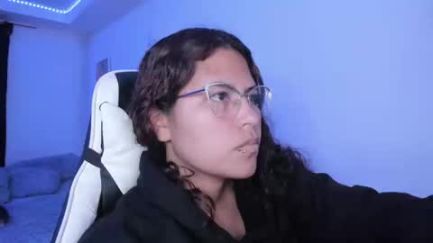 Snapshot of ladybrown_16 chatting on September 2025 01:29:02 AM Lady online show from September 2025 01:29:02 AM