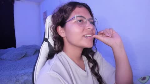 Snapshot of ladybrown_16 chatting on September 2025 03:07:02 AM Lady online show from September 2025 03:07:02 AM