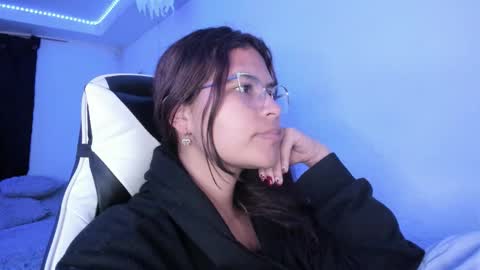 Snapshot of ladybrown_16 chatting on October 2025 02:01:02 AM Lady online show from October 2025 02:01:02 AM