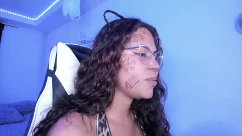 Snapshot of ladybrown_16 chatting on October 2025 03:58:02 AM Lady online show from October 2025 03:58:02 AM