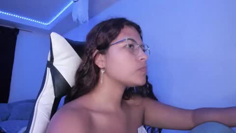 Snapshot of ladybrown_16 chatting on October 2025 01:57:01 AM Lady online show from October 2025 01:57:01 AM