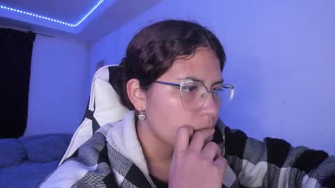 Snapshot of ladybrown_16 chatting on November 2025 02:10:01 AM Lady online show from November 2025 02:10:01 AM