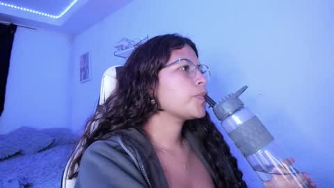 Snapshot of ladybrown_16 chatting on November 2025 02:33:02 AM Lady online show from November 2025 02:33:02 AM