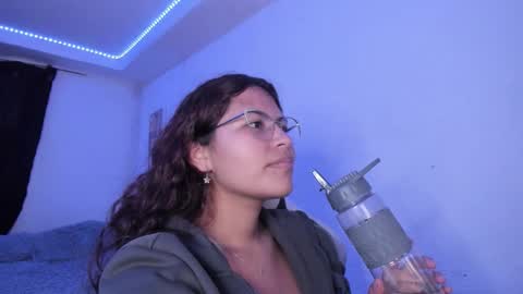 Snapshot of ladybrown_16 chatting on November 2025 10:43:02 PM Lady online show from November 2025 10:43:02 PM