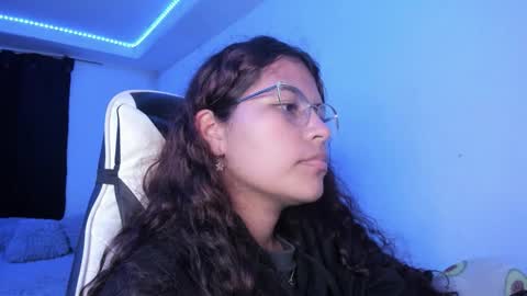 Snapshot of ladybrown_16 chatting on November 2025 02:50:01 AM Lady online show from November 2025 02:50:01 AM