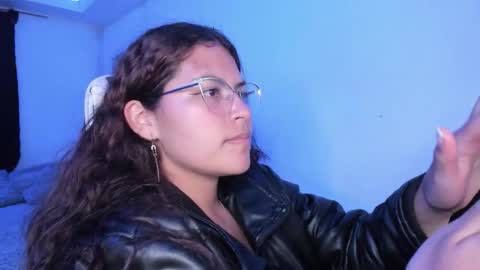 Snapshot of ladybrown_16 chatting on November 2025 02:17:02 AM Lady online show from November 2025 02:17:02 AM