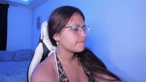 Snapshot of ladybrown_16 chatting on November 2025 02:12:02 AM Lady online show from November 2025 02:12:02 AM