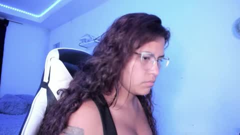 Snapshot of ladybrown_16 chatting on November 2025 02:55:01 AM Lady online show from November 2025 02:55:01 AM