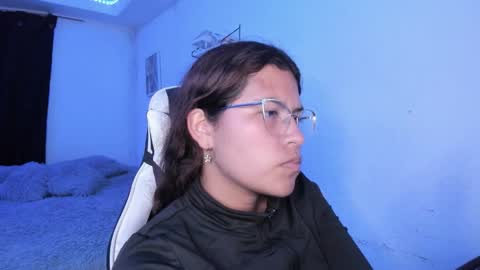 Snapshot of ladybrown_16 chatting on November 2025 03:21:02 AM Lady online show from November 2025 03:21:02 AM