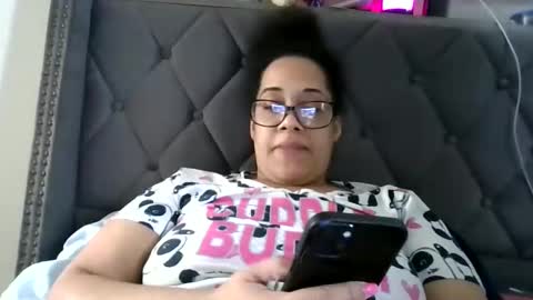 Snapshot of ladycinnabon chatting on March 2025 07:21:02 PM Stephanie online show from March 2025 07:21:02 PM