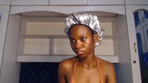 Snapshot of ladydiva69 chatting on February 2025 04:46:02 AM ladydiva69 online show from February 2025 04:46:02 AM
