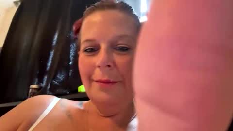 ladyillusion82 online show from May 2026 04:48:01 PM