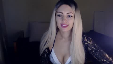 Monika online show from January 2025 09:57:02 AM