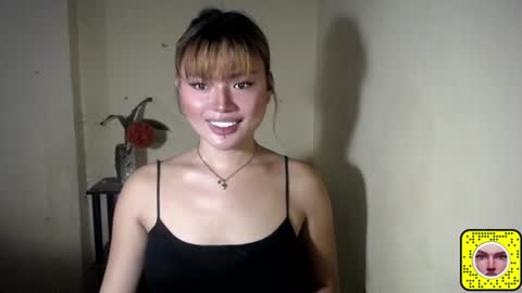 Snapshot of ladyofyou_dreamxoxo chatting on May 2026 12:17:02 AM LILY online show from May 2026 12:17:02 AM