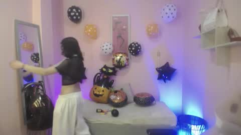 Ladywawy  online show from October 2025 12:50:02 PM