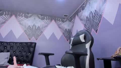 Snapshot of ladyy_scarlett chatting on December 2025 12:23:02 PM Ladyy Scarlett online show from December 2025 12:23:02 PM