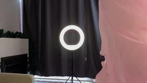 Snapshot of lafeti chatting on December 2025 06:08:02 AM Lilia online show from December 2025 06:08:02 AM