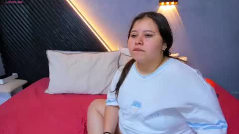 Snapshot of laia_and_aloby chatting on June 2026 12:02:02 AM online show from June 2026 12:02:02 AM