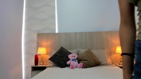 Laia Cruz online show from October 2025 07:02:01 PM