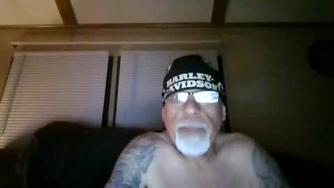 Snapshot of laidbackluxury chatting on May 2026 02:31:02 AM laidbackluxury online show from May 2026 02:31:02 AM