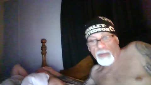 Snapshot of laidbackluxury chatting on May 2026 02:51:01 AM laidbackluxury online show from May 2026 02:51:01 AM