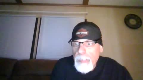 Snapshot of laidbackluxury chatting on June 2026 02:43:02 AM laidbackluxury online show from June 2026 02:43:02 AM