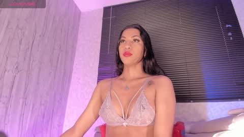 Snapshot of laiilybell chatting on November 2025 12:37:02 PM laiily bell online show from November 2025 12:37:02 PM