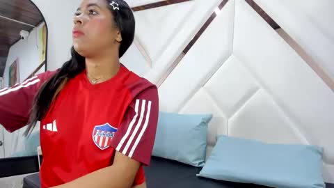 laila_5 online show from May 2026 09:24:02 PM