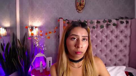 Laila Stilwills online show from November 2025 04:55:01 AM